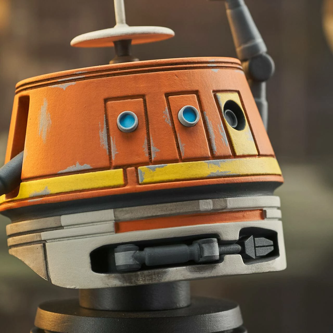 Star Wars Rebels 1/7 Scale Bust - Hera And Chopper - Image 9