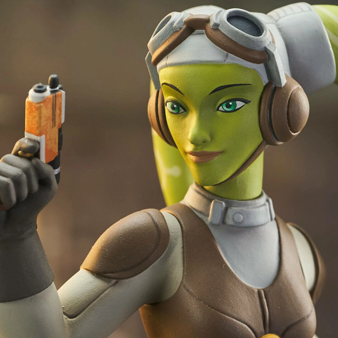 Star Wars Rebels 1/7 Scale Bust - Hera And Chopper - Image 10