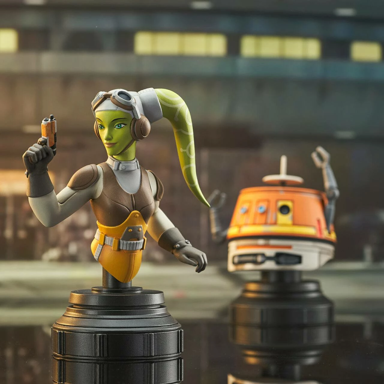 Star Wars Rebels 1/7 Scale Bust - Hera And Chopper - Image 5