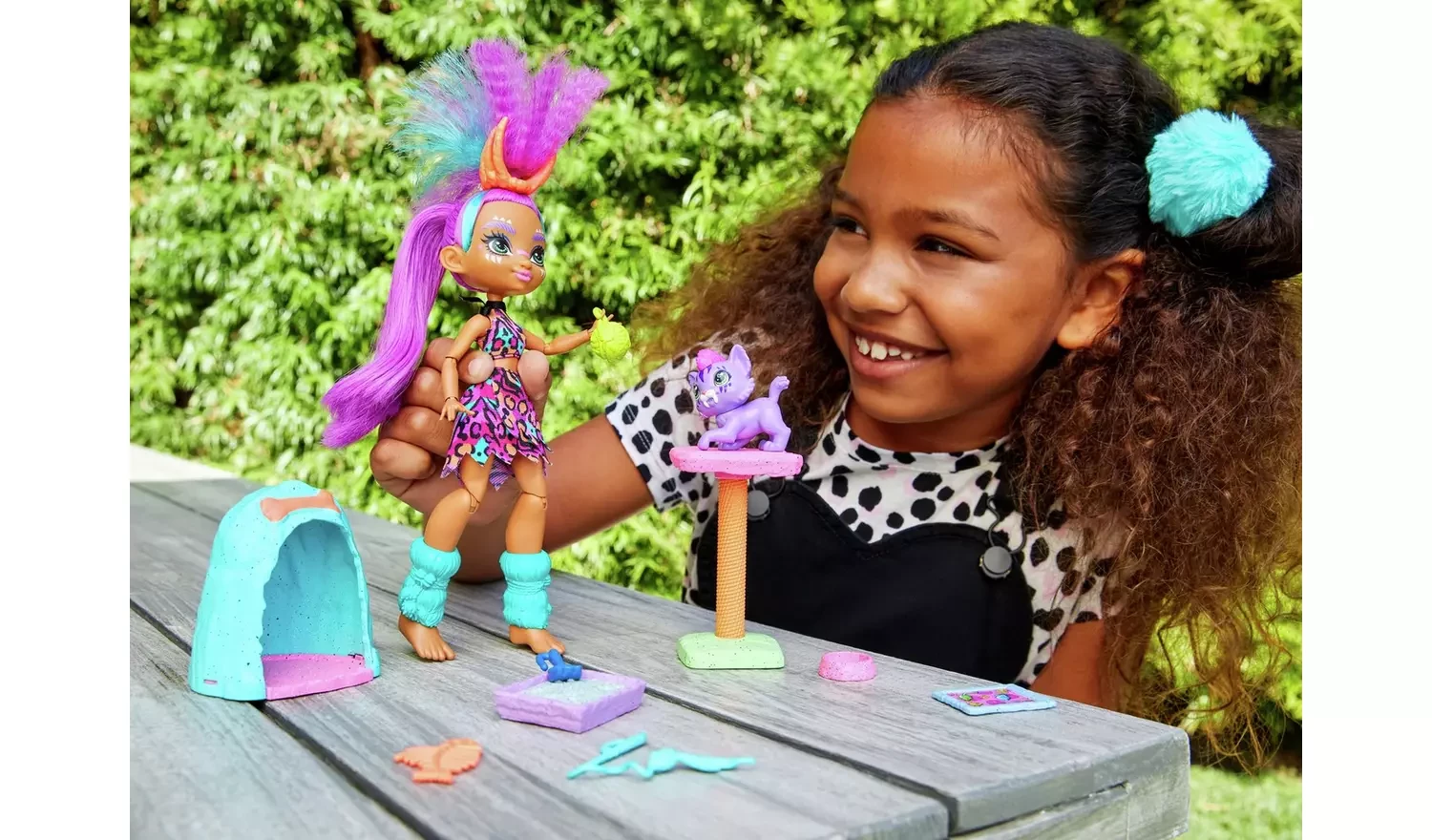 Cave Club Wild About Cats Playset & Roaralai Doll - Image 3