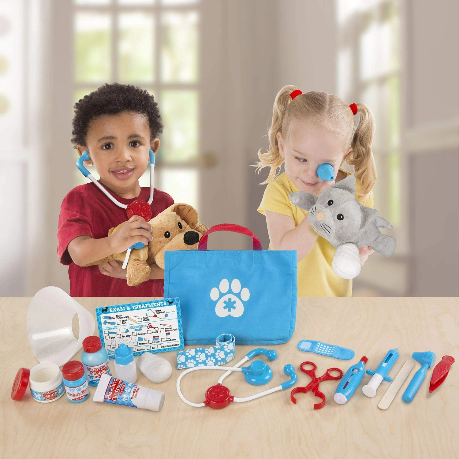 Melissa & Doug Examine & Treat Pet Vet Play Set - Image 10