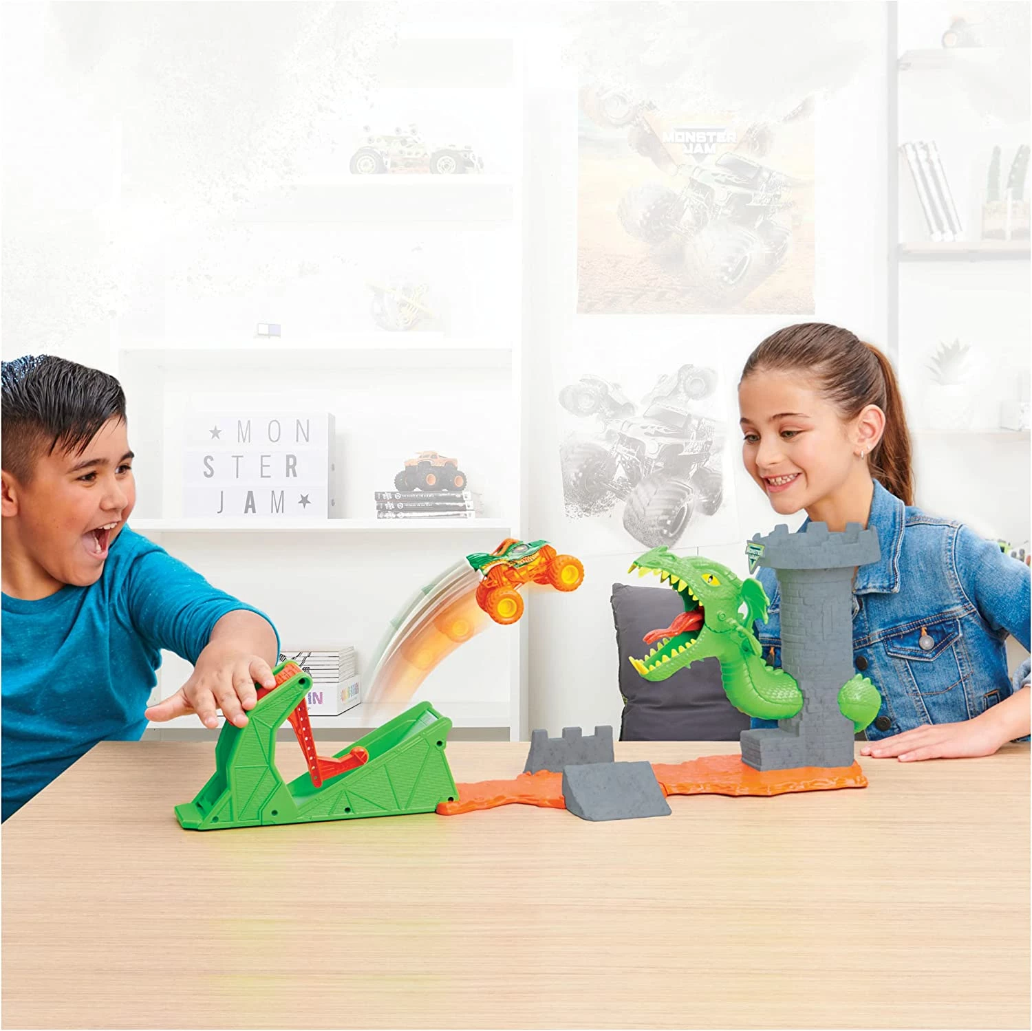 Monster Jam Dueling Dragon Playset - Image 3