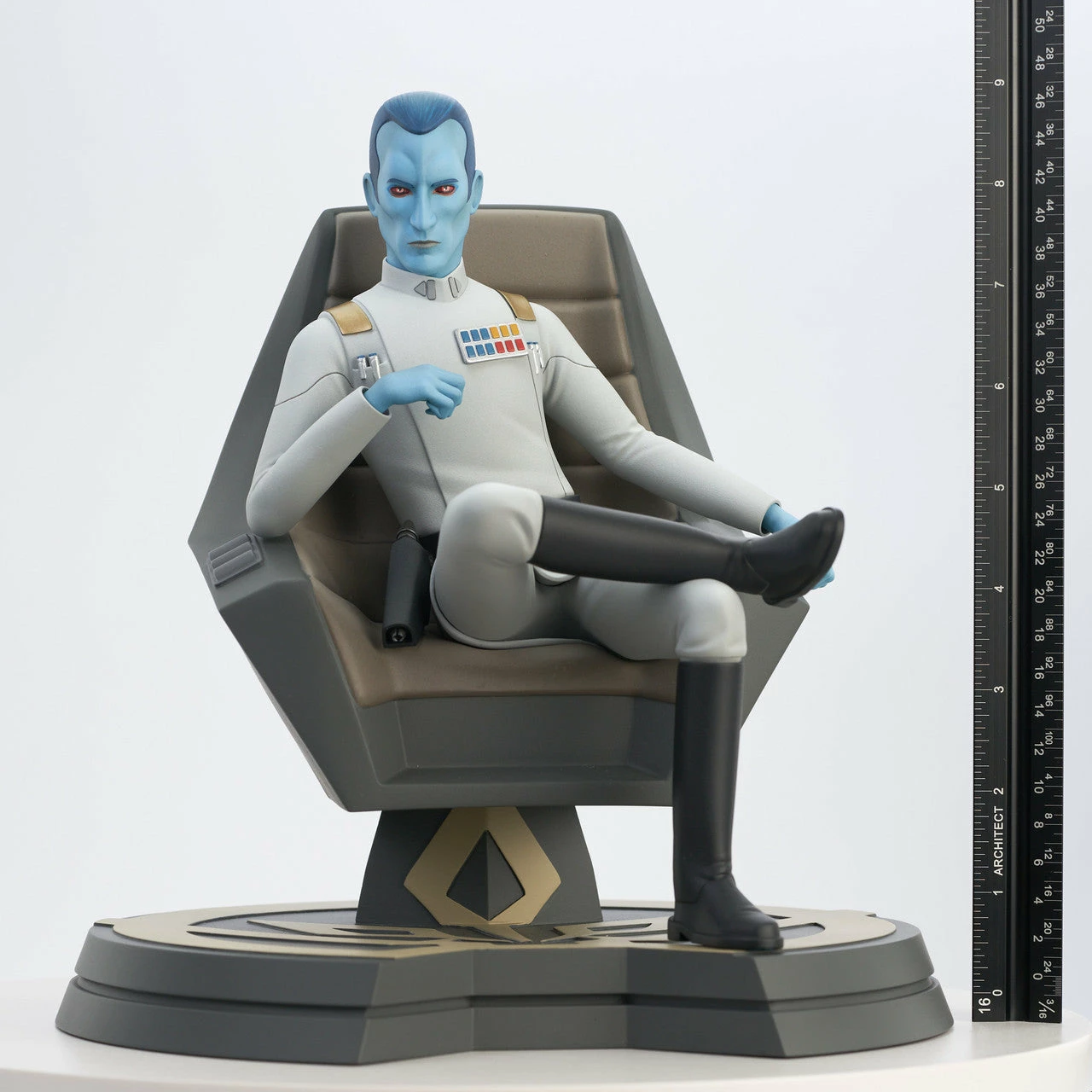 Star Wars Rebels Premier Collection Thrawn On Throne 1/7 Scale Limited Edition Statue - Image 5
