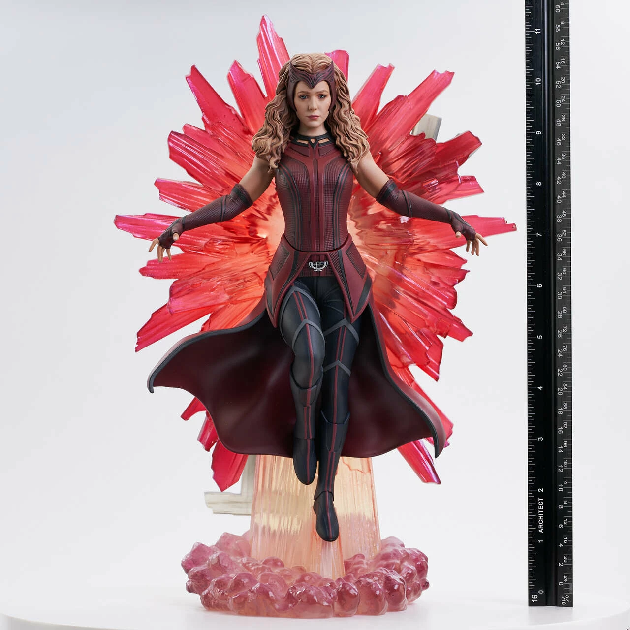 Marvel WandaVision - Scarlet Witch Diamond Select Gallery Diorama - Image 13
