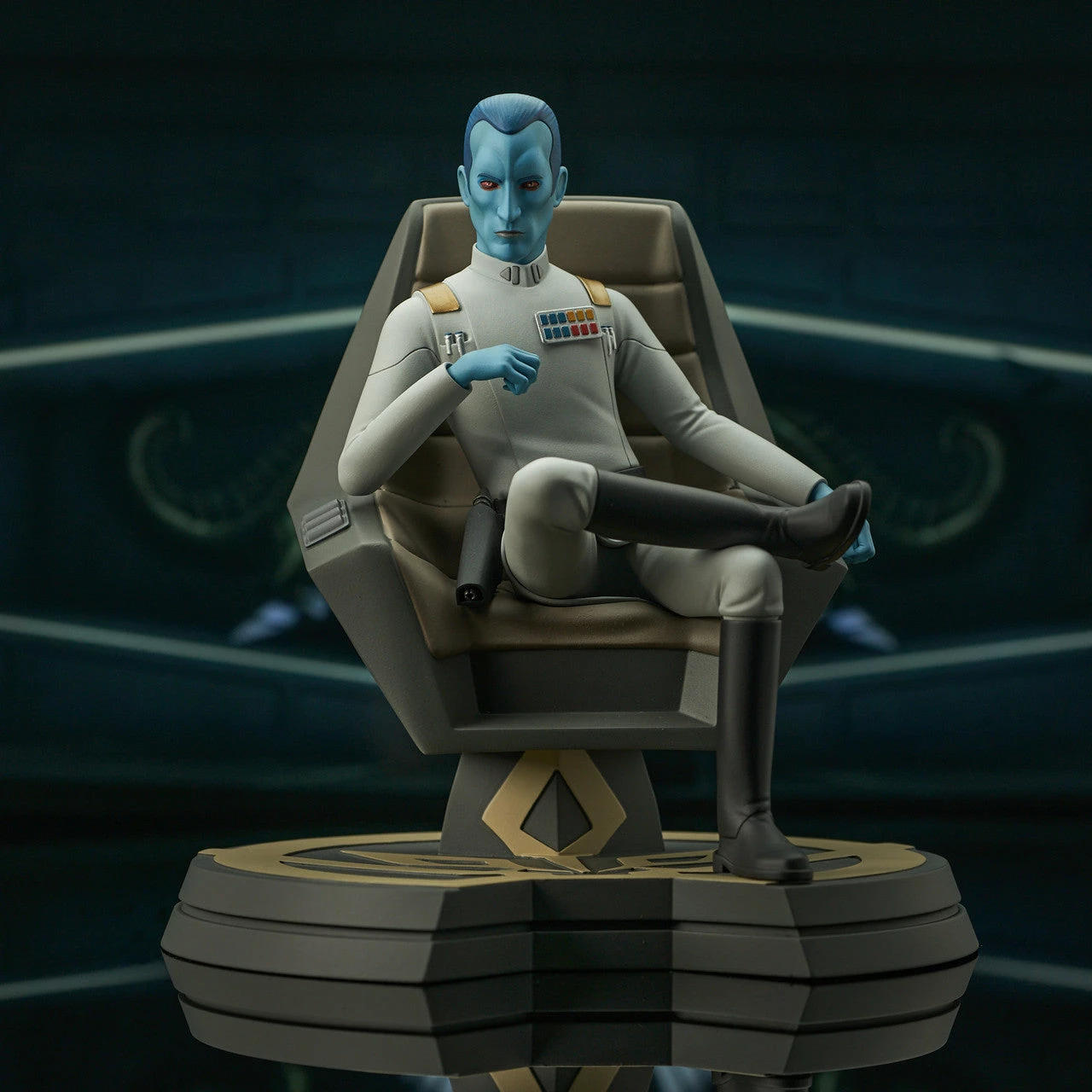 Star Wars Rebels Premier Collection Thrawn On Throne 1/7 Scale Limited Edition Statue - Image 2