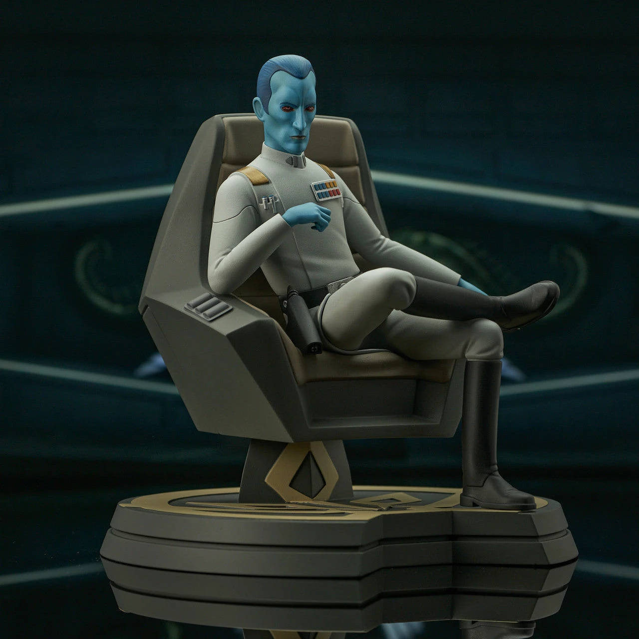 Star Wars Rebels Premier Collection Thrawn On Throne 1/7 Scale Limited Edition Statue - Image 3