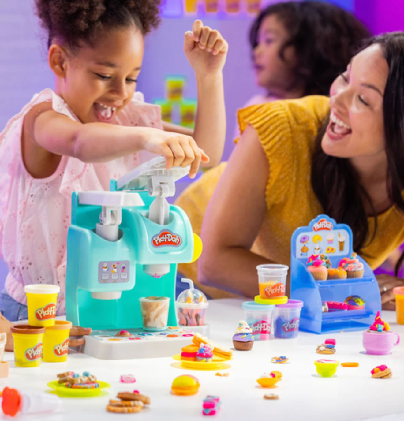 Play-Doh Kitchen Creations Super Colourful Cafe Playset - Image 14