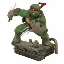 Diamond Select Teenage Mutant Ninja Turtles Gallery Raphael Figure Diorama