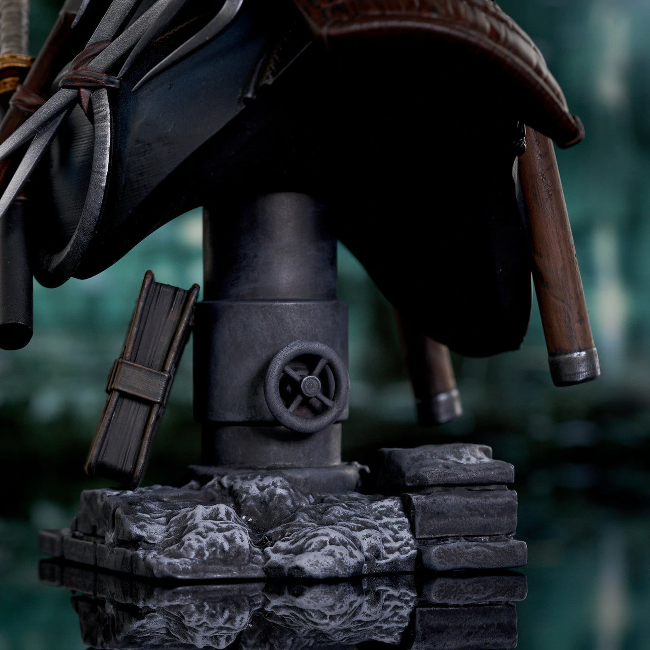 Teenage Mutant Ninja Turtles Legends The Last Ronin 1/2 Scale Limited Edition Bust - Image 14