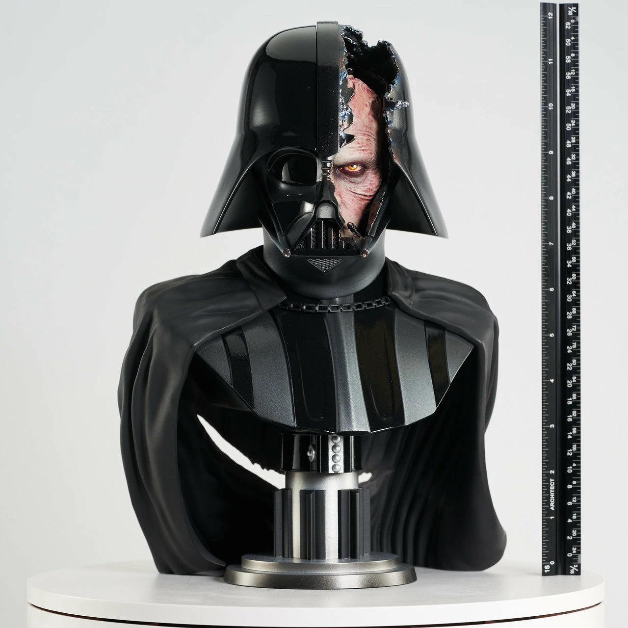 Star Wars Obi-Wan Kenobi Legends In 3D Darth Vader (Damaged Helmet) 1/2 Scale Limited Edition Bust - Image 10