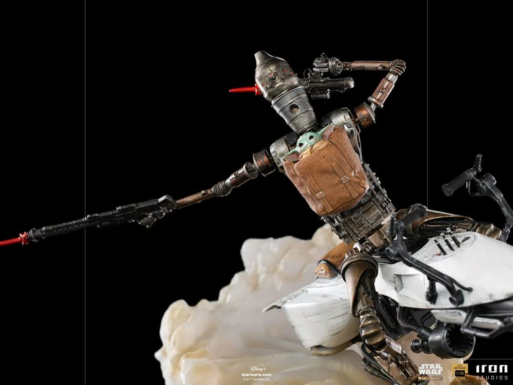 Iron Studios The Mandalorian IG-11 And The Child 1/10 Deluxe Art Scale Limited Edition Statue - Image 11