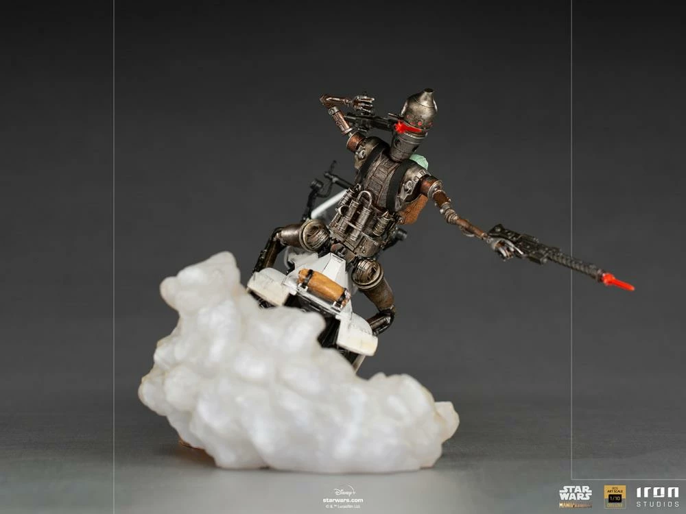 Iron Studios The Mandalorian IG-11 And The Child 1/10 Deluxe Art Scale Limited Edition Statue - Image 12