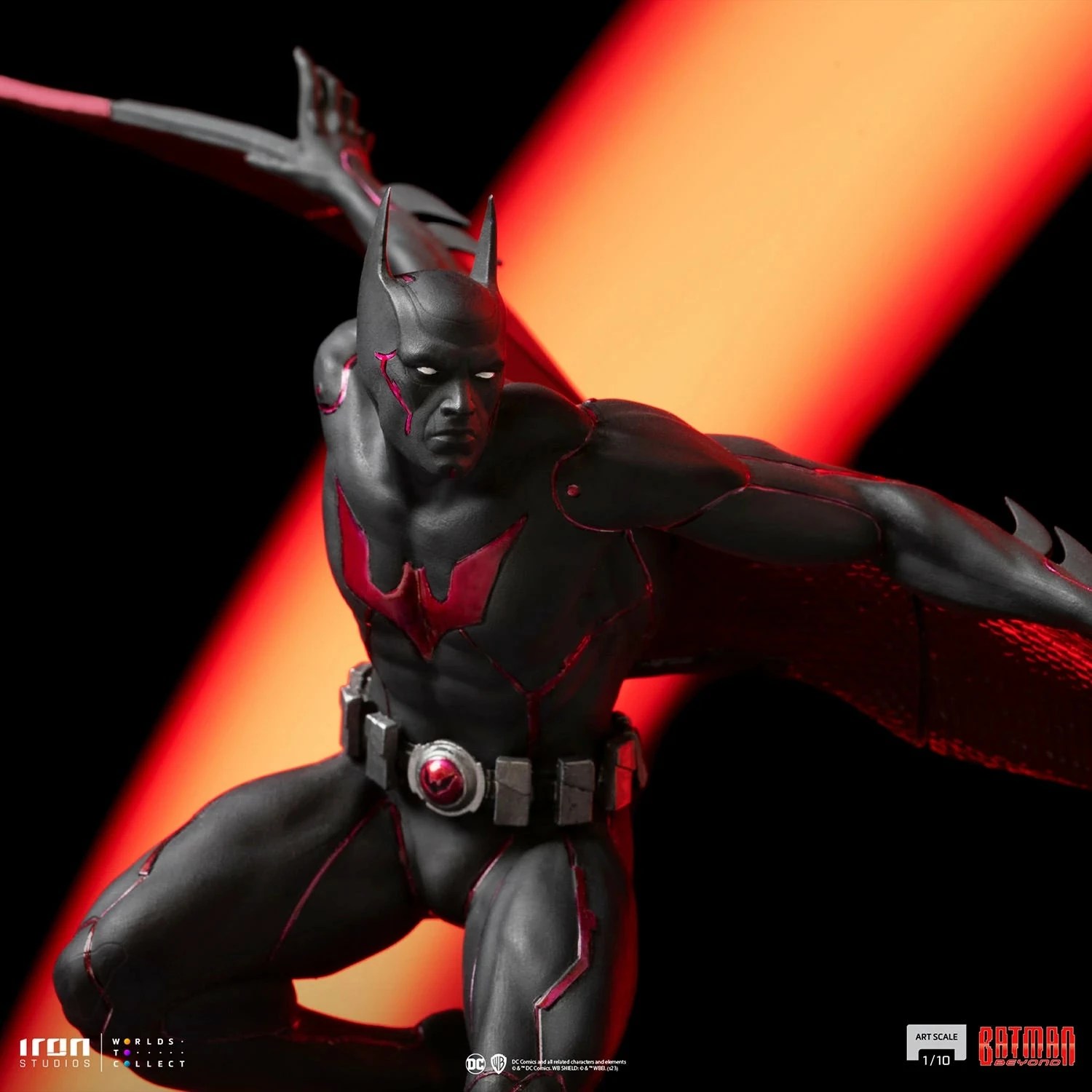 Iron Studios Batman Beyond Batman 1/10 Art Scale Statue - Image 15