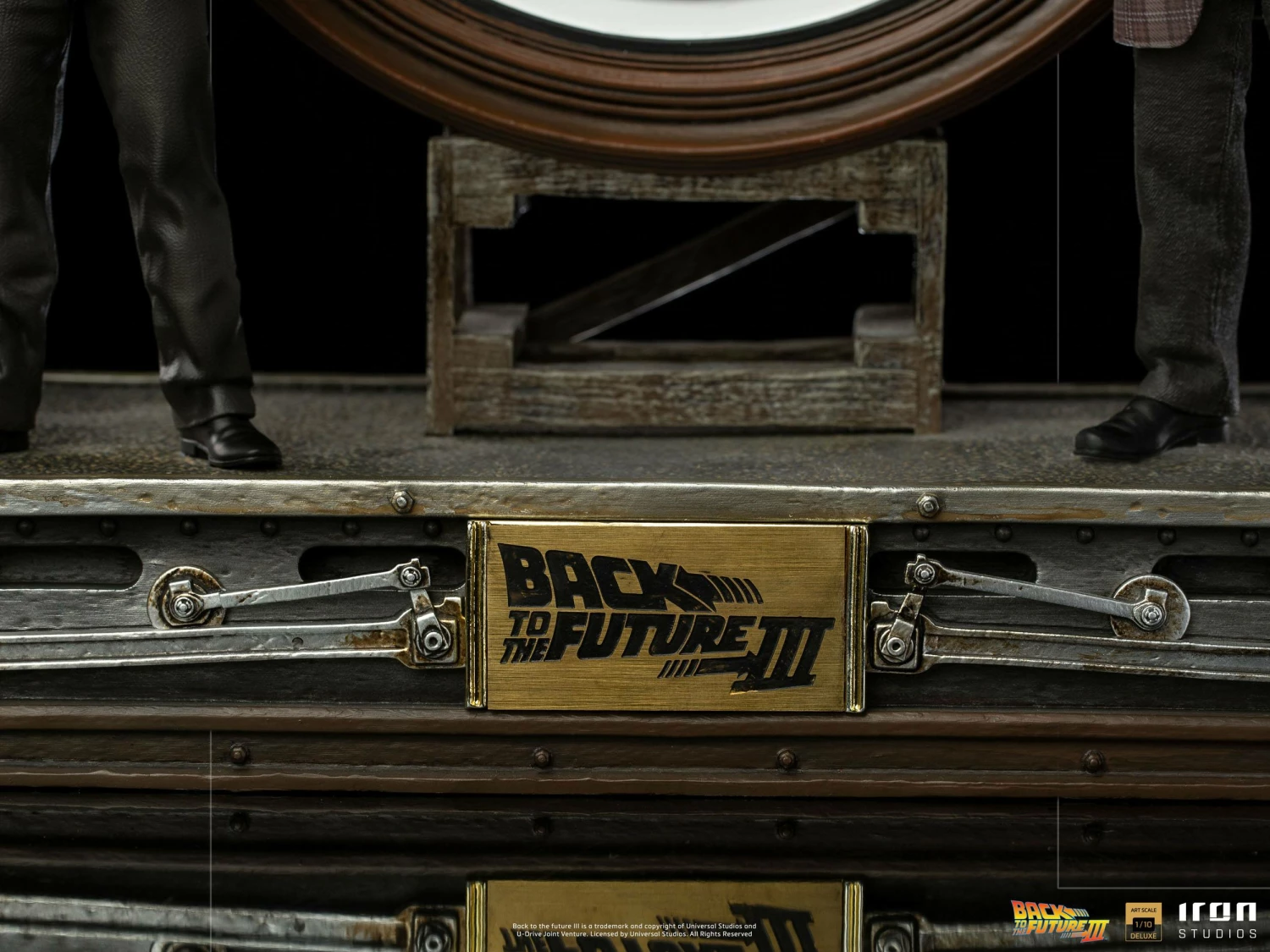 Iron Studios Back To The Future III Deluxe Art Scale Statue 1/10 Marty And Doc At The Clock - Image 11