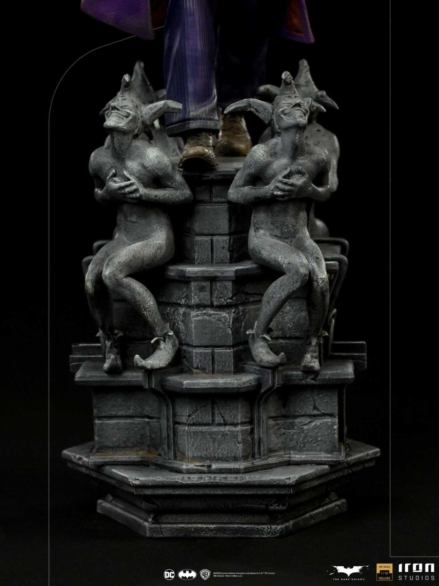 Iron Studios The Dark Knight Deluxe 1/10 Scale Statue The Joker *Exclusive - Image 10