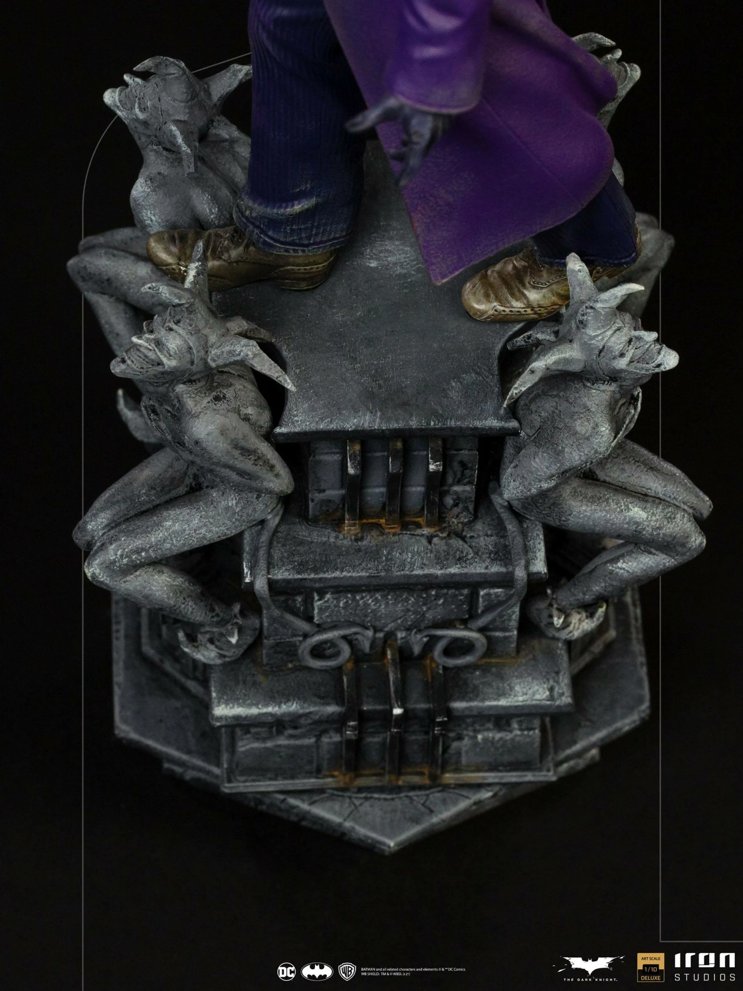 Iron Studios The Dark Knight Deluxe 1/10 Scale Statue The Joker *Exclusive - Image 11