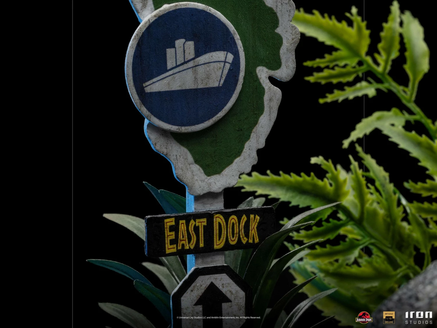 Iron Studios 1/10 Deluxe Art Scale Statue Jurassic Park Dennis Nedry With Dilophosaurus - Image 15