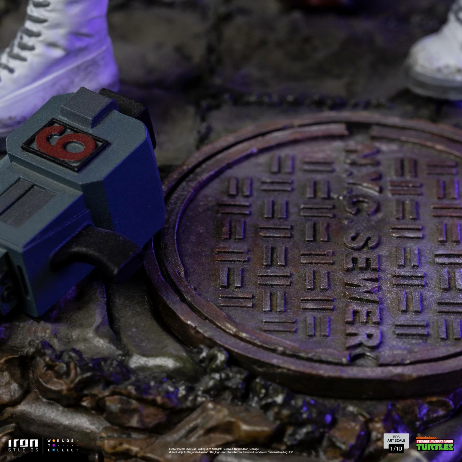 Iron Studios TMNT April O'Neil 1/10 Art Scale Statue - Image 13