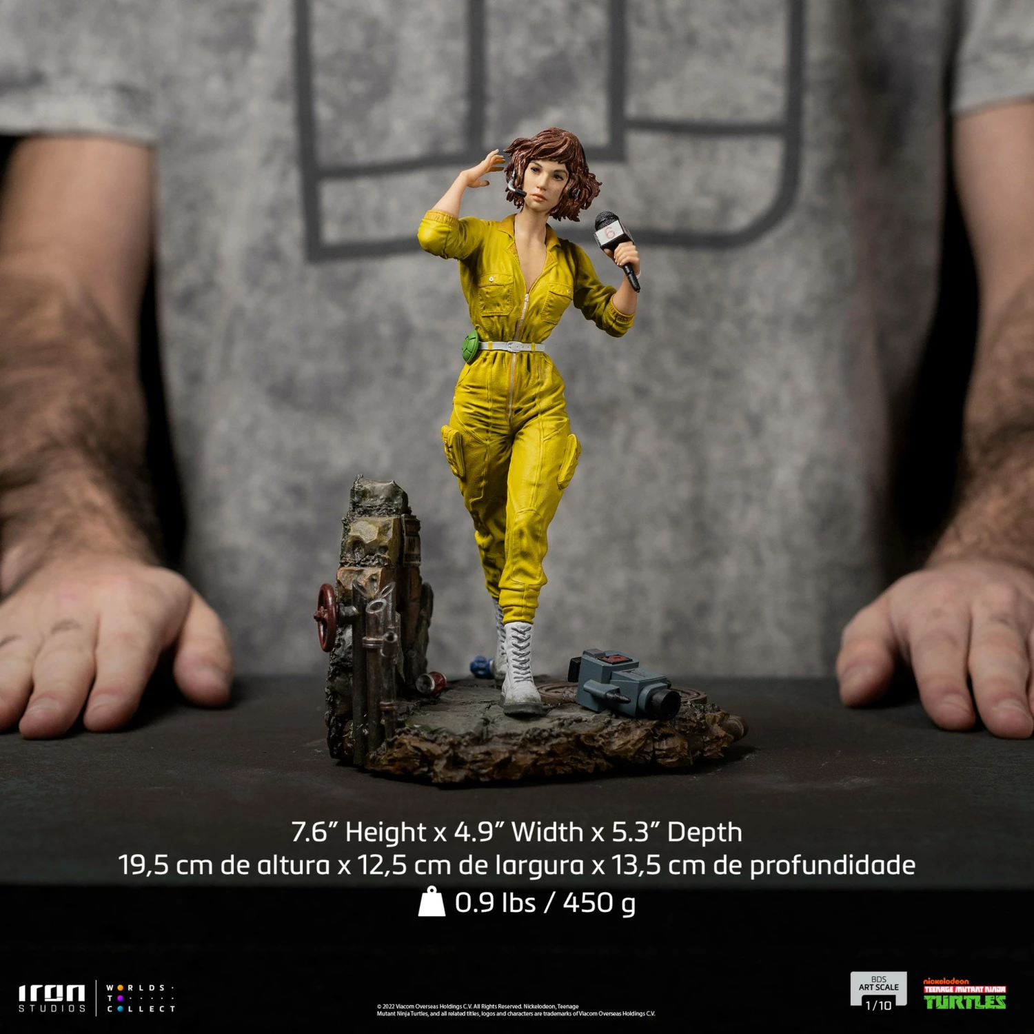 Iron Studios TMNT April O'Neil 1/10 Art Scale Statue - Image 4