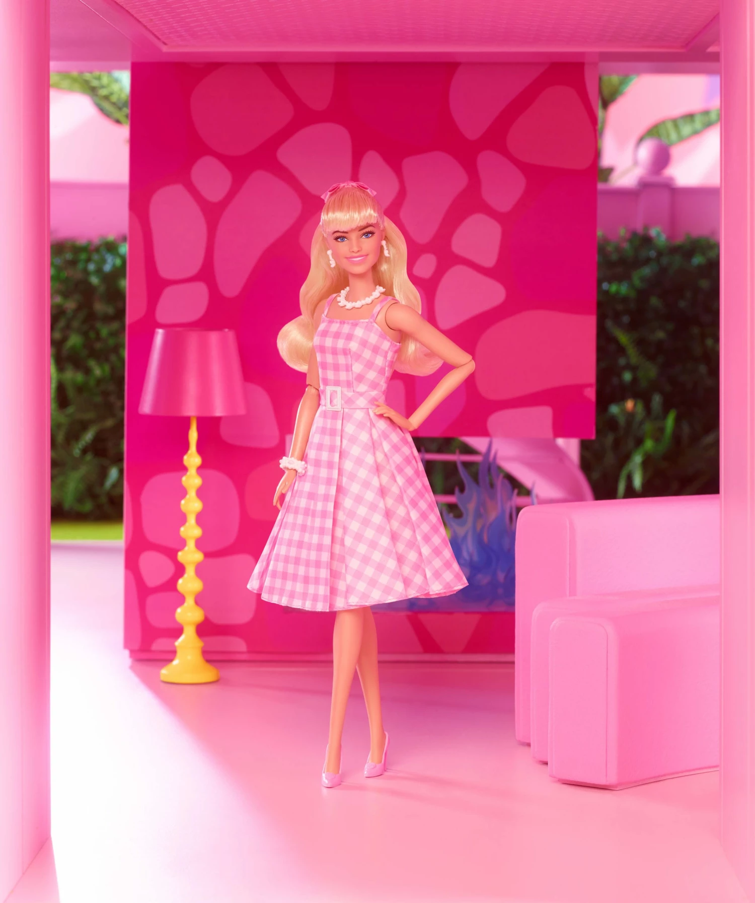 Barbie The Movie Margot Robbie As Barbie In Pink Gingham Dress - Image 17