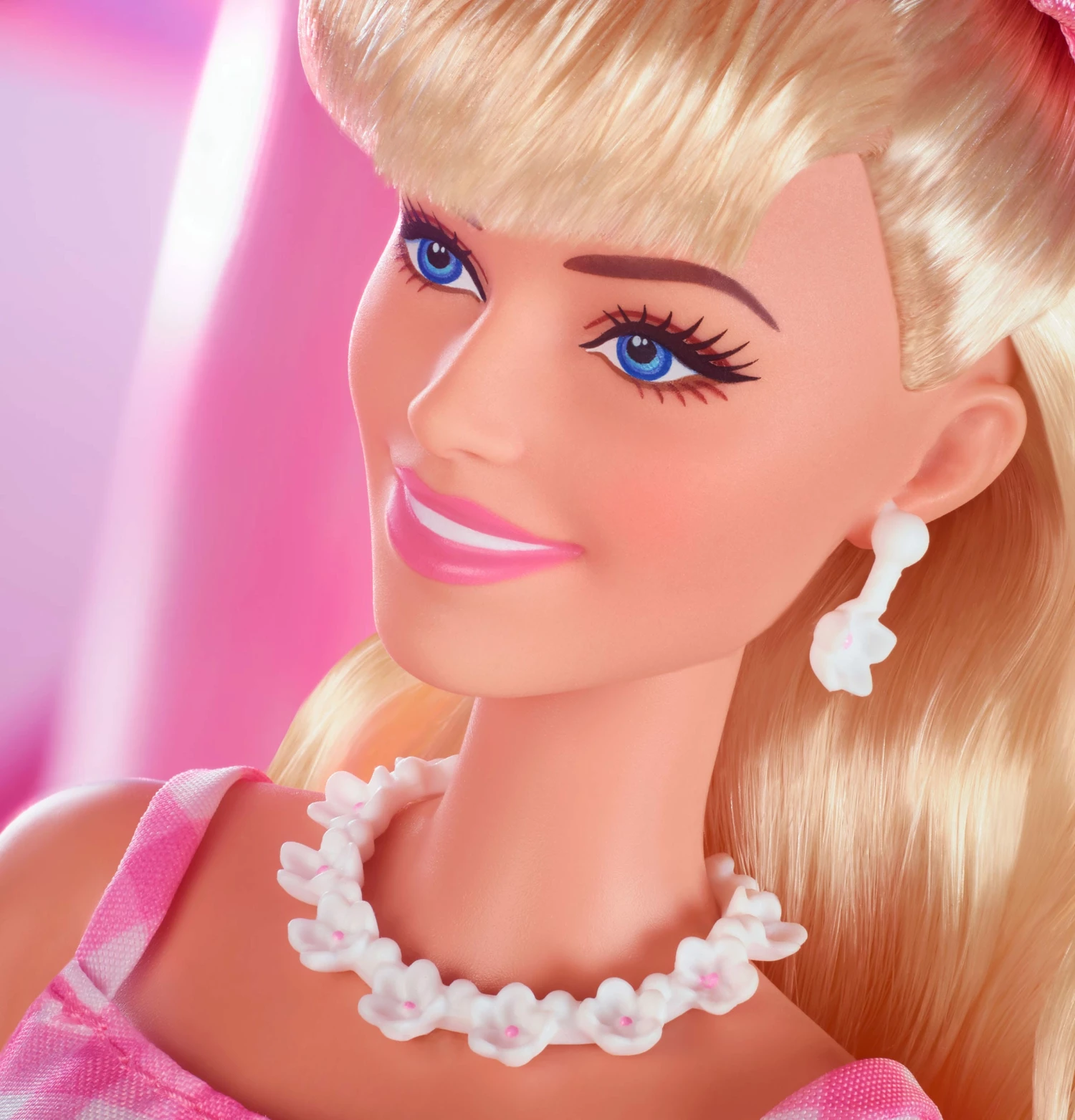 Barbie The Movie Margot Robbie As Barbie In Pink Gingham Dress - Image 19