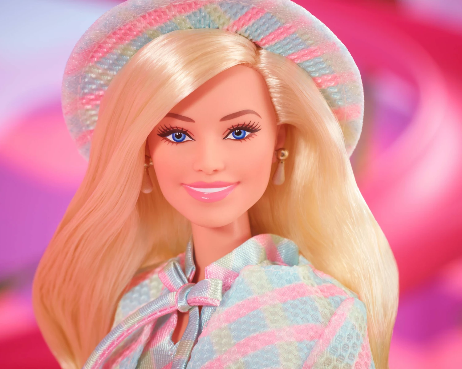 Barbie The Movie Doll Margot Robbie As Barbie In Plaid Matching Set - Image 12