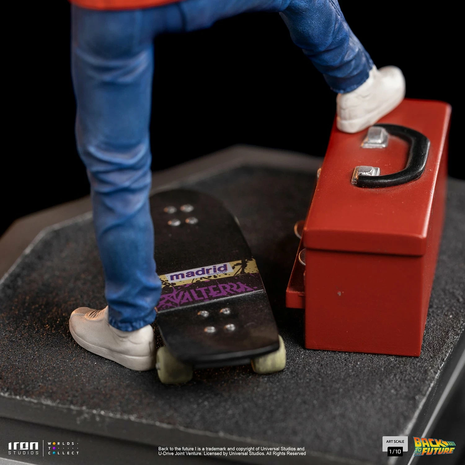 Iron Studios Back To The Future Marty McFly 1/10 Art Scale Statue - Image 11