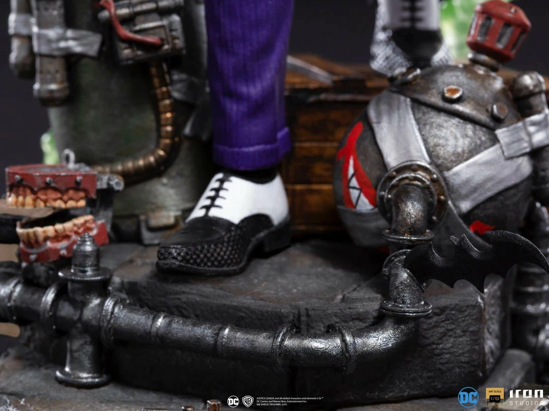 Iron Studios DC Comics The Joker 1/10 Deluxe Art Scale Statue - Image 14