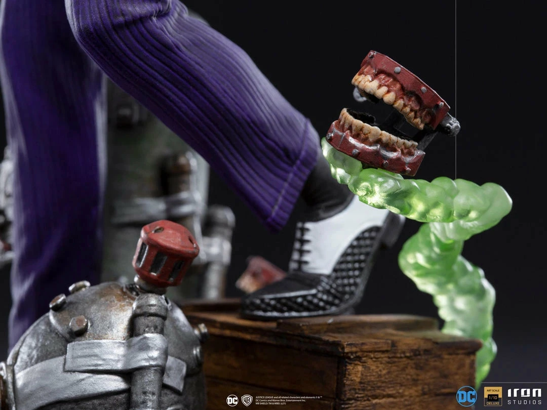 Iron Studios DC Comics The Joker 1/10 Deluxe Art Scale Statue - Image 12