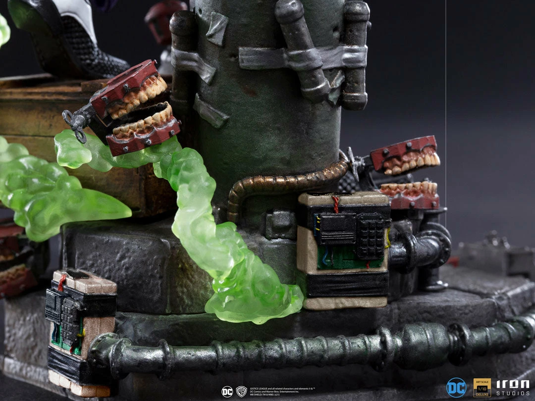 Iron Studios DC Comics The Joker 1/10 Deluxe Art Scale Statue - Image 13